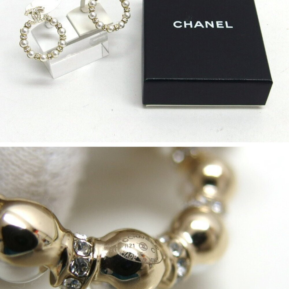 CHANEL Authentic White Pearl Logo Earrings - Picture 3 of 11